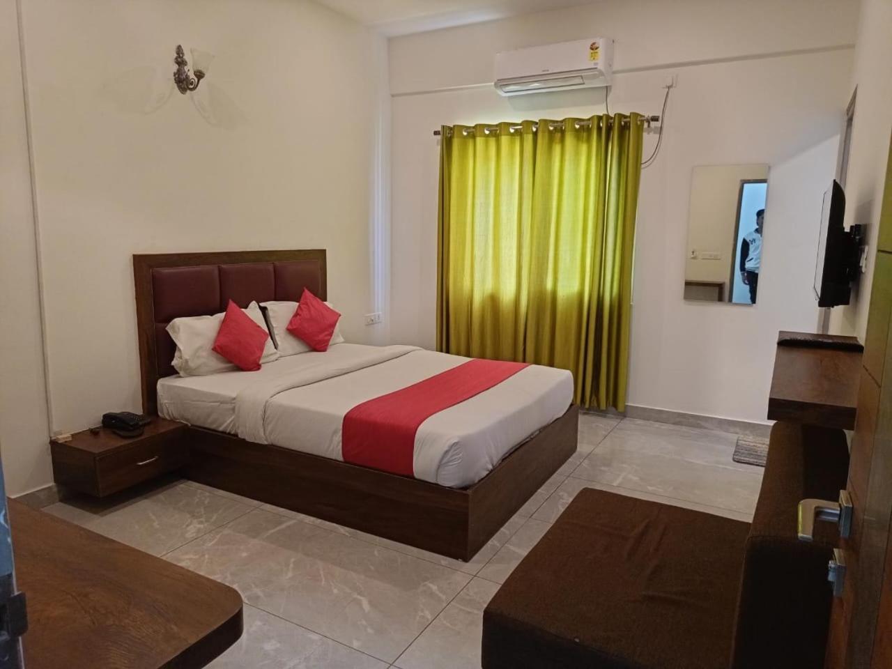 Hotel Dreams Inn บังกาลอร์ ภายนอก รูปภาพ