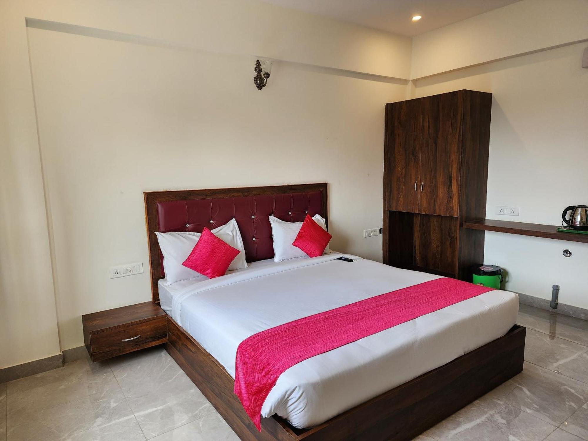 Hotel Dreams Inn บังกาลอร์ ภายนอก รูปภาพ