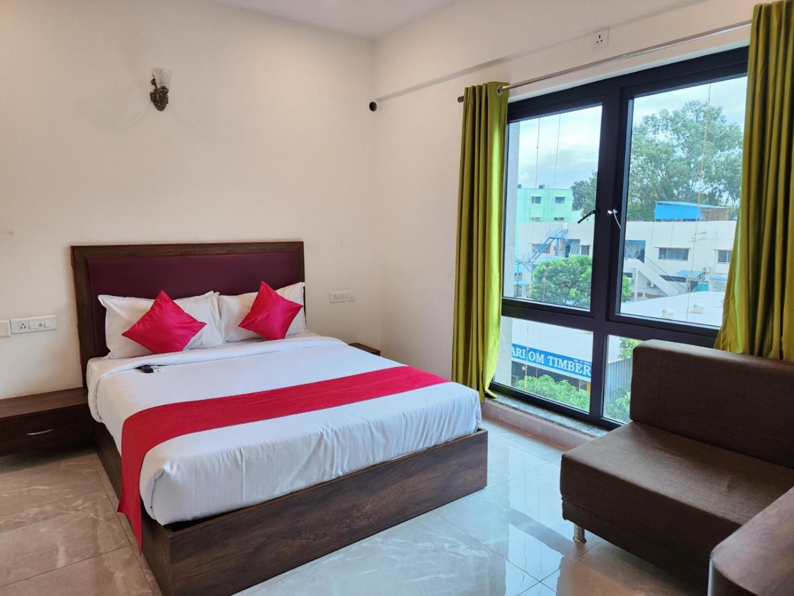Hotel Dreams Inn บังกาลอร์ ภายนอก รูปภาพ